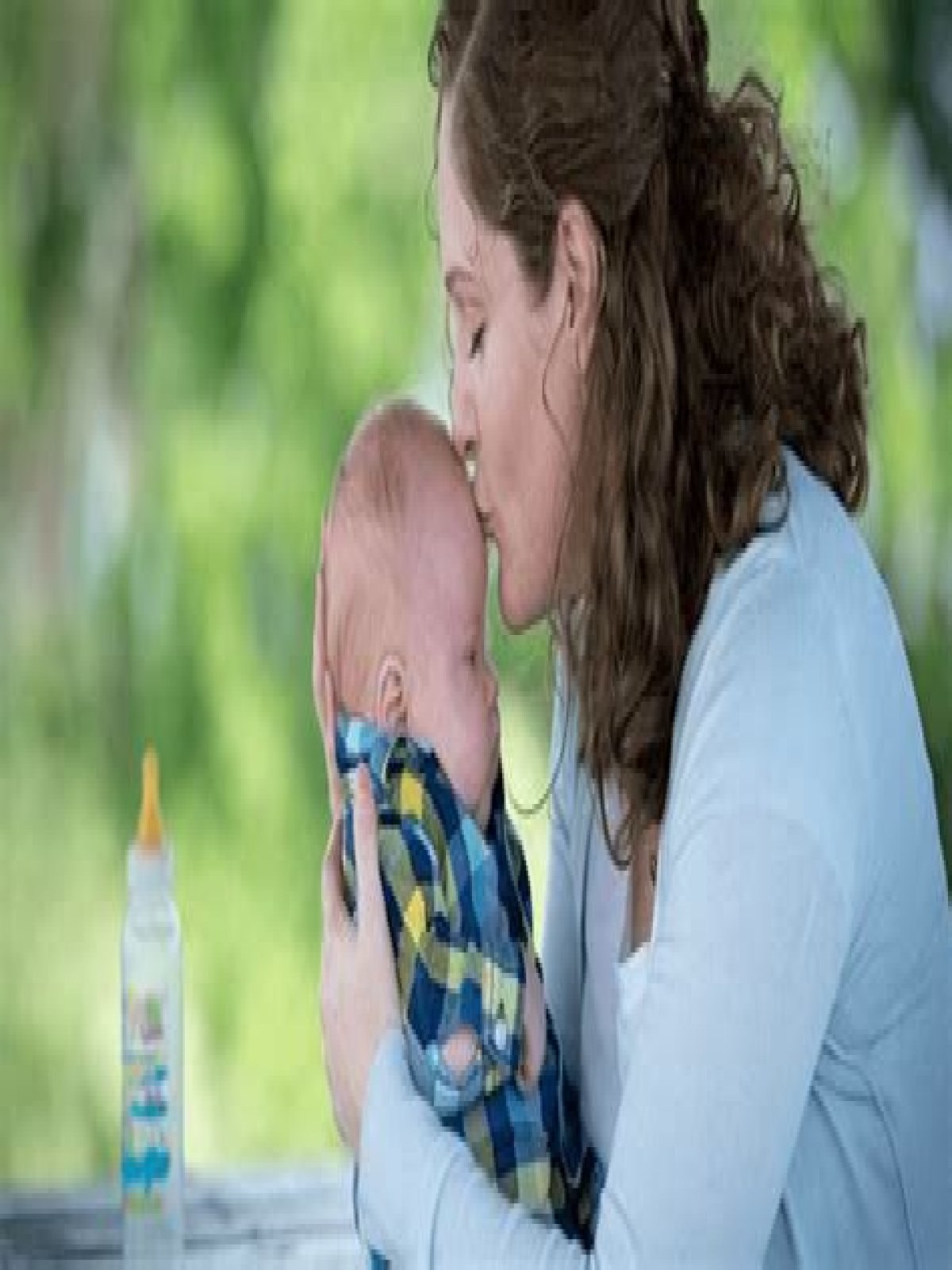 A woman became pregnant and gave birth four years after having her fallopian tubes removed. Here's how that's possible.