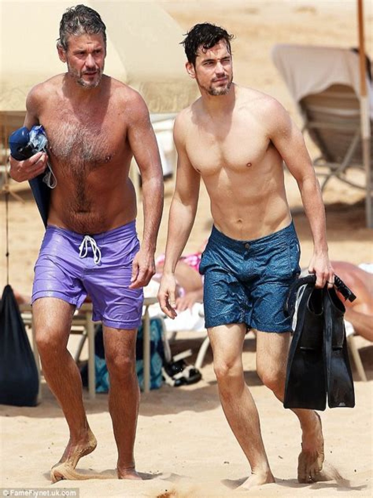 Matt Bomer is shirtless, damp & beautiful on vacation in Maui: would you hit it?
