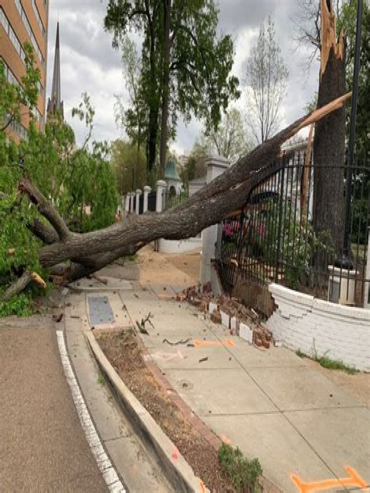 Mississippi tornado – Twister hits Jackson with 'traffic and power lines down' with severe weather warning in Brandon