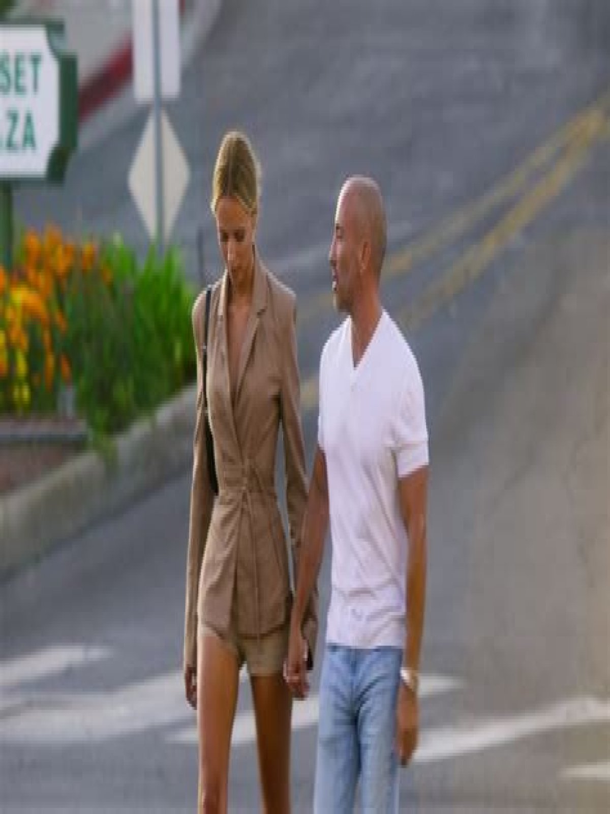   Selling Sunset star Marie-Lou’s height as she towers over beau Jason    Fri 19 May 2023 17:49    Helen Williams    