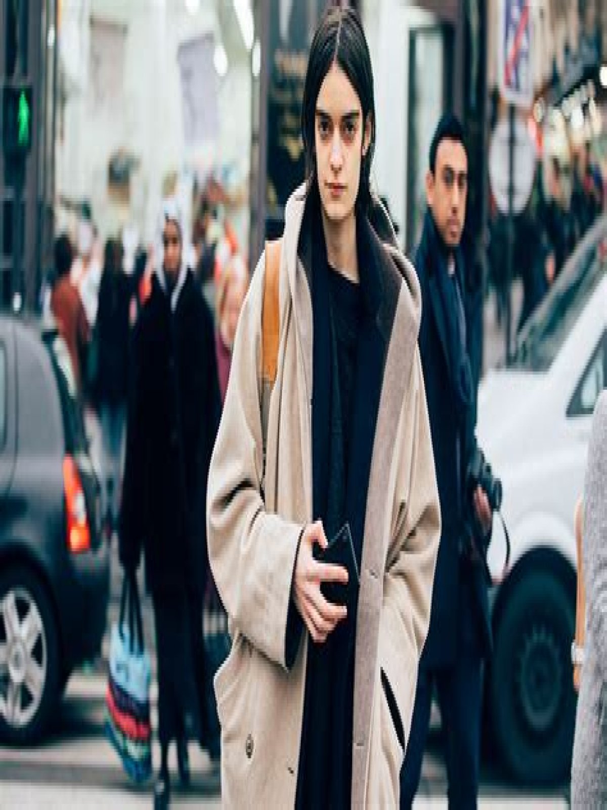 What Happens When You Go Outside With Wet Hair In The Winter? — PHOTOS