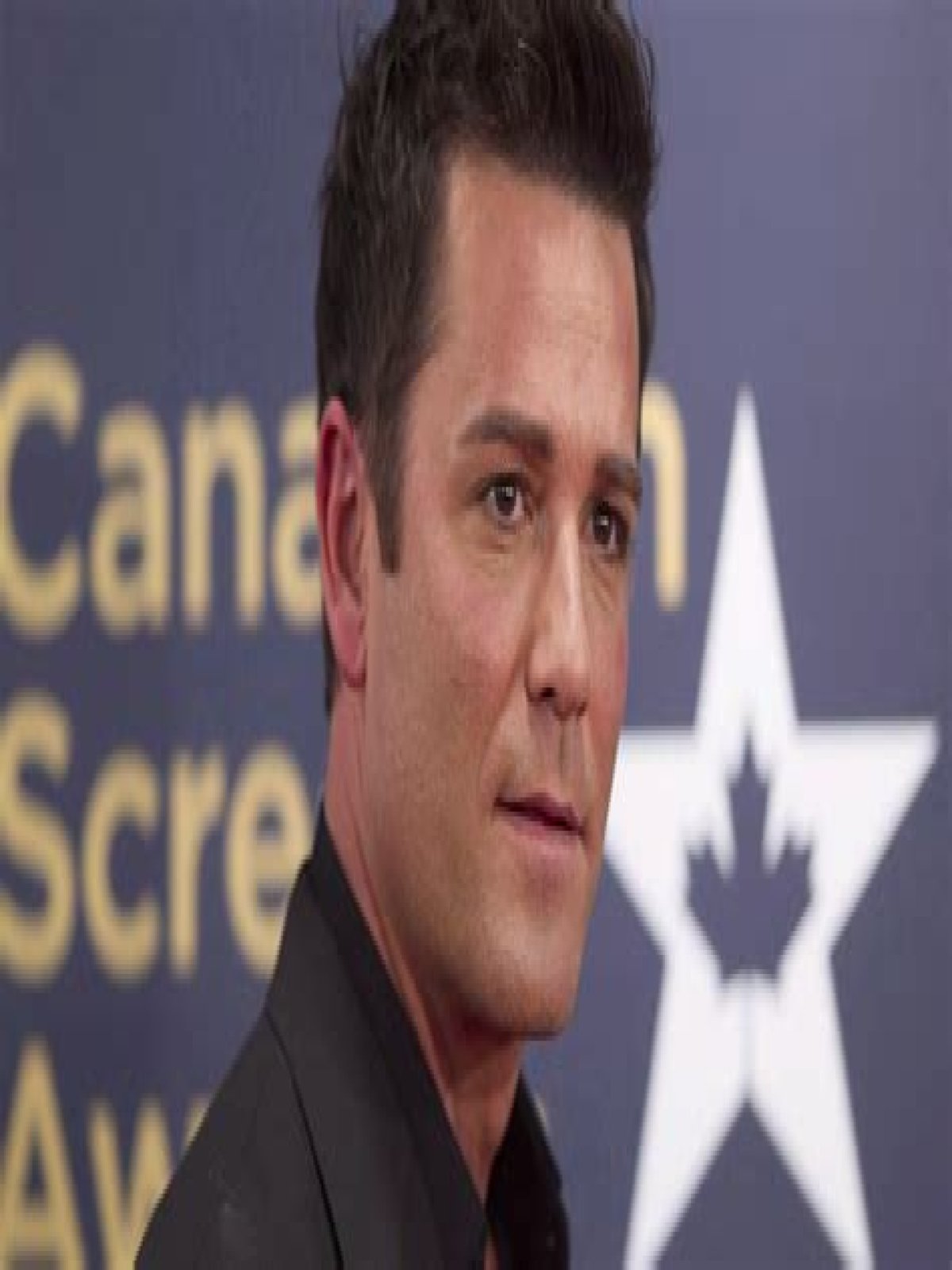 Yannick Bisson Height, Weight, Age, Spouse, Family, Facts, Biography